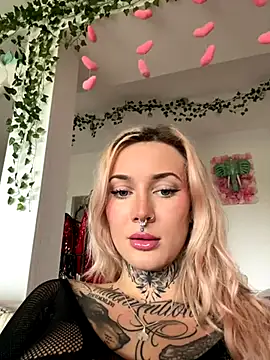 Snapshot of Stella-Kink chatting on October 11, 12:36 pm Stella-Kink online show from October 11, 12:36 pm