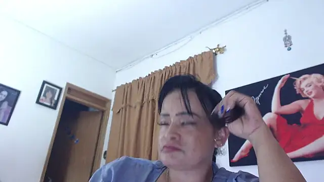 seleneh online show from December 22, 11:31 pm