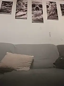 LauraBaby online show from May 15, 6:26 pm