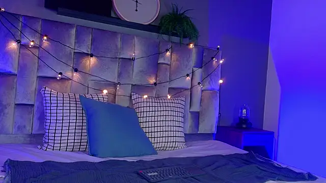 nahomi campbell online show from January 8, 8:33 pm