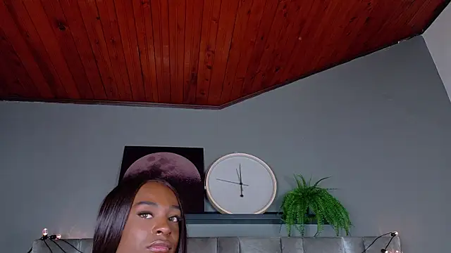 nahomi campbell online show from January 10, 7:37 pm