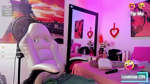 yuliana millerr online show from December 15, 6:48 pm