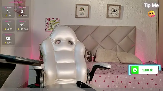 yuliana millerr online show from October 19, 6:19 pm