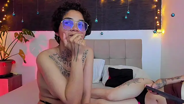 anaroman01 online show from December 19, 11:01 pm