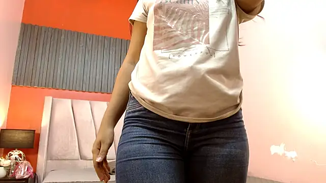 VeronicaRobles online show from November 19, 6:52 pm