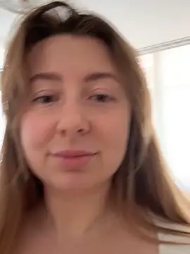 Snapshot of curvyflawless chatting on October 16, 8:04 am curvyflawless online show from October 16, 8:04 am