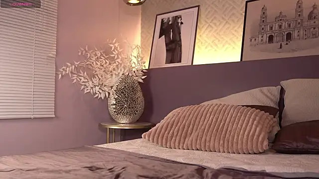 ElleDiane online show from January 8, 3:08 am
