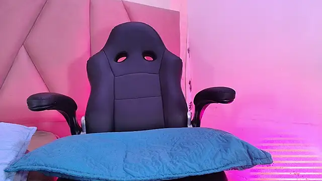 arl chloee online show from September 22, 3:08 am