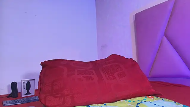 arl chloee online show from October 29, 3:20 am