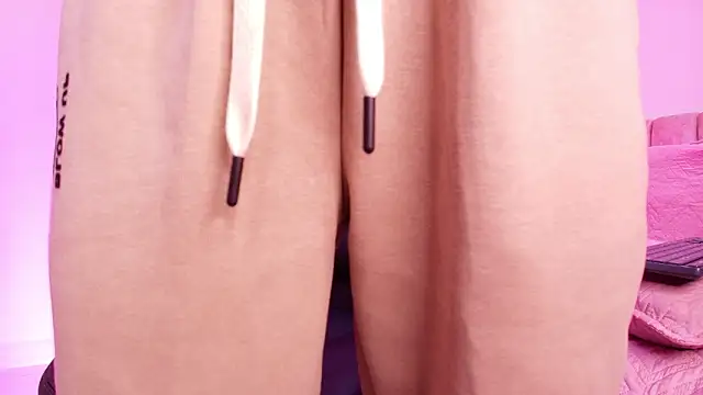 arl chloee online show from February 5, 3:11 am