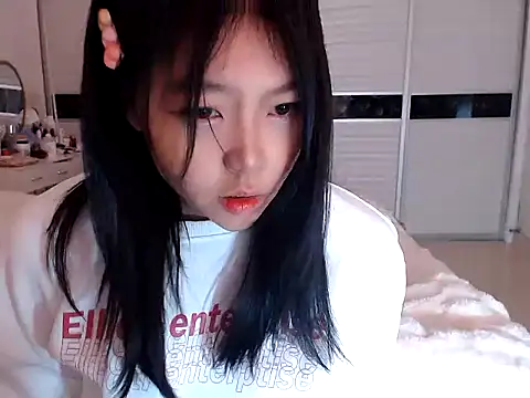 -Lucky Girl online show from December 28, 3:37 am