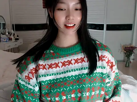 -Lucky Girl online show from December 31, 2:25 pm