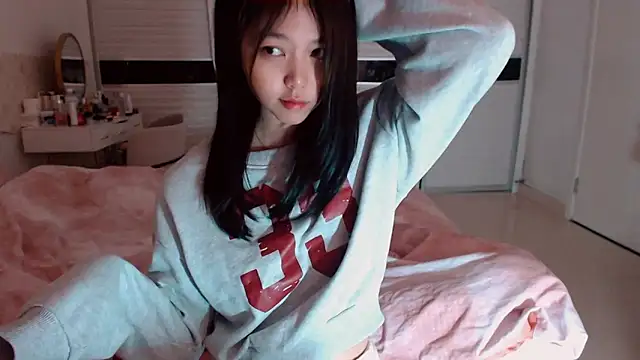 -Lucky Girl online show from December 5, 3:15 am