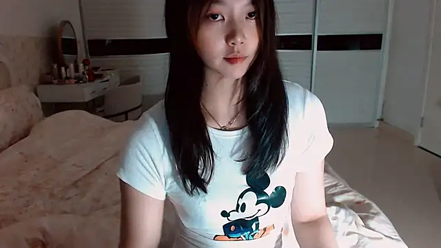-Lucky Girl online show from May 6, 1:16 pm