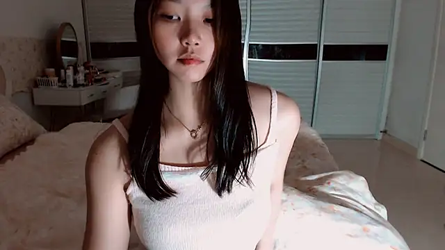 -Lucky Girl online show from May 10, 2:33 pm