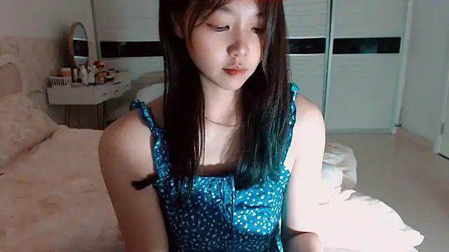 -Lucky Girl online show from May 13, 2:09 am
