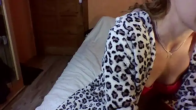 tmona1917 online show from October 10, 8:46 am