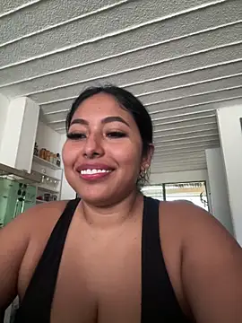 emmyjhonson07 online show from May 19, 11:49 am