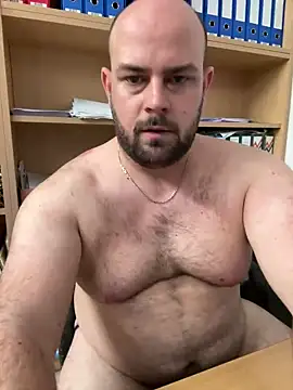Snapshot of bearlover992 chatting on January 20, 7:57 pm bearlover992 online show from January 20, 7:57 pm