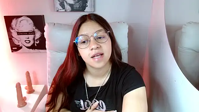 Snapshot of SamanthaRoldaan chatting on February 21, 2:18 pm SamanthaRoldaan online show from February 21, 2:18 pm