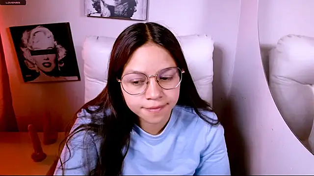 Snapshot of SamanthaRoldaan chatting on February 28, 12:39 pm SamanthaRoldaan online show from February 28, 12:39 pm