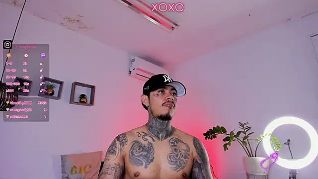 JordanSmiith  online show from January 18, 12:02 am