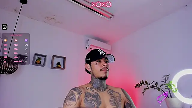 JordanSmiith  online show from January 21, 12:04 am