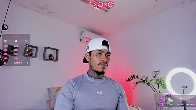 JordanSmiith  online show from January 22, 9:10 pm