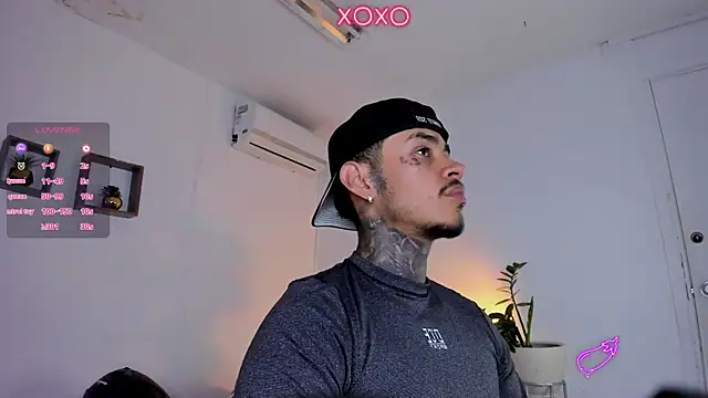 JordanSmiith  online show from February 11, 11:12 pm