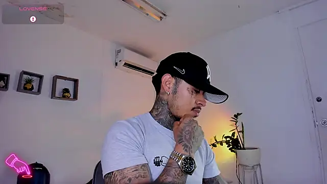 JordanSmiith  online show from February 14, 2:28 am