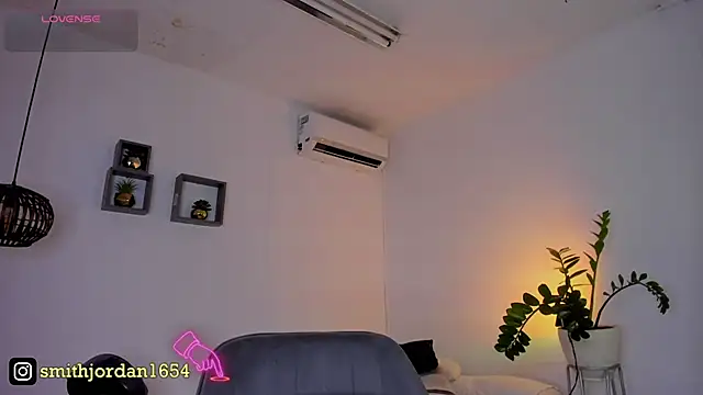 JordanSmiith  online show from February 28, 8:28 pm