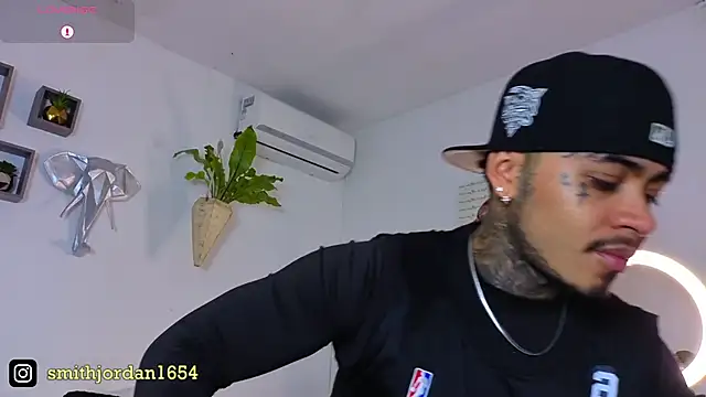 JordanSmiith  online show from September 30, 9:20 pm