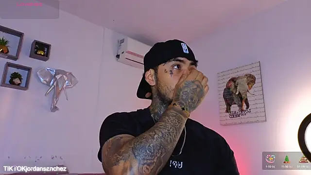 JordanSmiith  online show from January 7, 7:49 pm