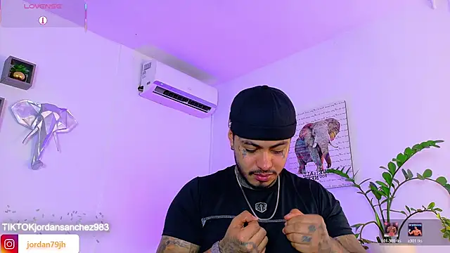 JordanSmiith  online show from June 18, 9:52 pm