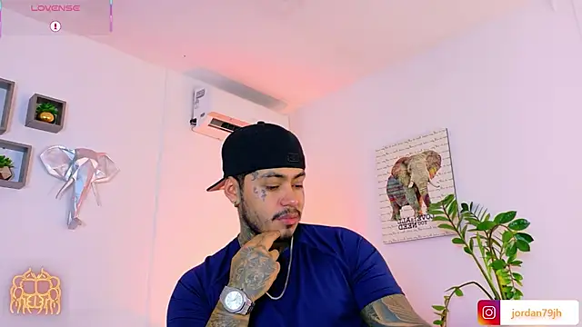 JordanSmiith  online show from June 25, 8:13 pm