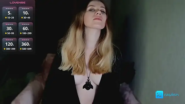 Snapshot of nagainas chatting on March 4, 2:17 am nagainas online show from March 4, 2:17 am