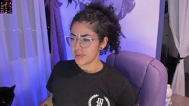 witchviolet online show from December 1, 3:33 am