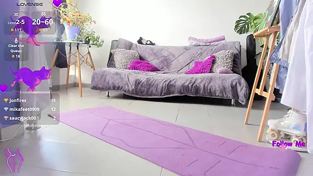 Snapshot of witchviolet chatting on January 9, 5:48 pm witchviolet online show from January 9, 5:48 pm