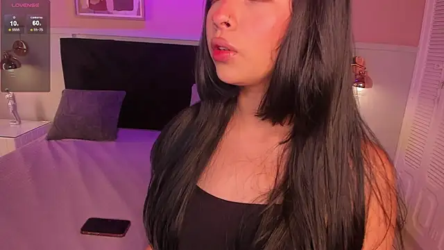 chloe watson  online show from April 29, 8:04 pm