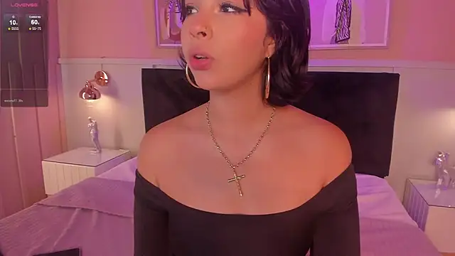 chloe watson  online show from May 6, 8:25 pm