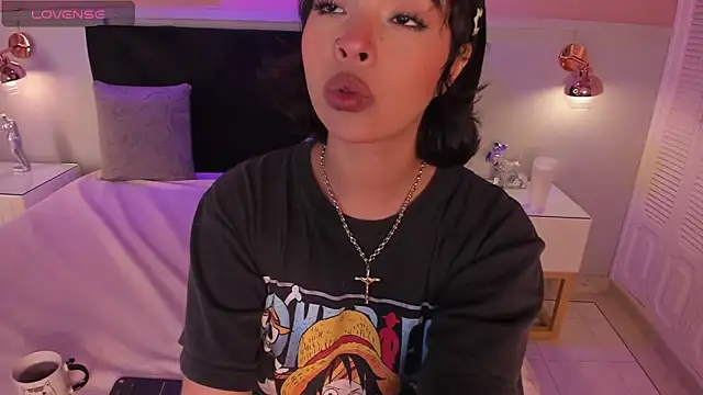 chloe watson  online show from May 20, 7:42 pm