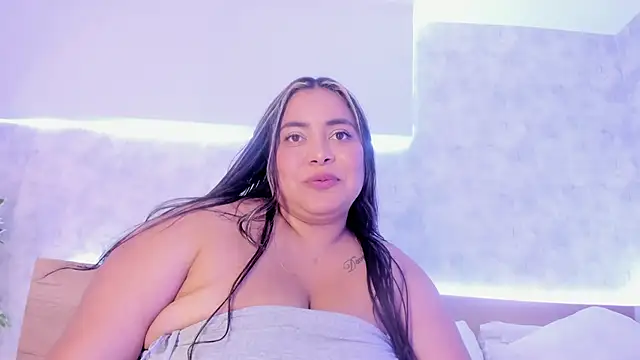 Snapshot of tatijara chatting on February 3, 6:34 am tatijara online show from February 3, 6:34 am