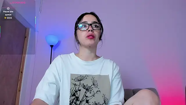 Snapshot of zoe6x chatting on February 21, 1:12 pm zoe6x online show from February 21, 1:12 pm