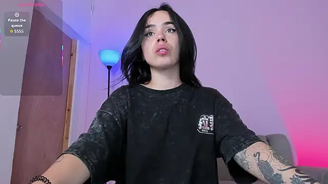 Snapshot of zoe6x chatting on March 14, 1:49 pm zoe6x online show from March 14, 1:49 pm