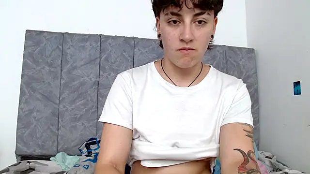 linda 33 online show from October 30, 8:20 pm