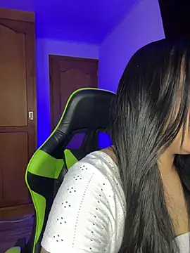 leila 22 online show from February 6, 6:51 am