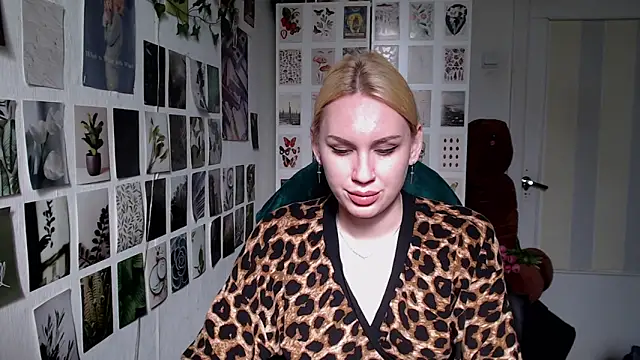 CapriScorpion online show from May 11, 1:39 pm