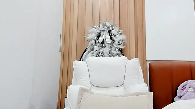 Lita-Julia online show from December 29, 11:40 am