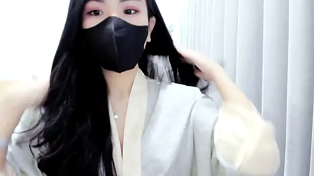 Lita-Julia online show from November 20, 8:30 pm