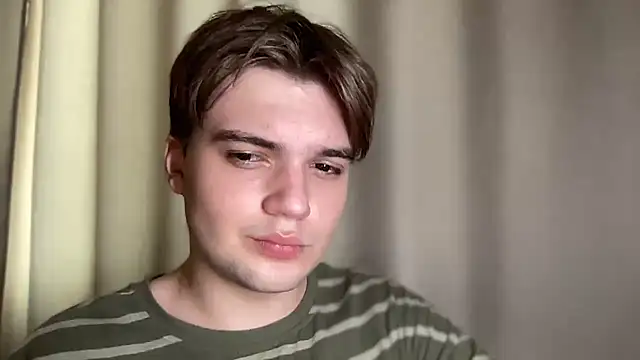 Snapshot of superfluboy_ chatting on March 1, 11:06 am superfluboy online show from March 1, 11:06 am